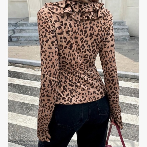 Leopard Print Ruffle Blouse - Picture 4 of 4